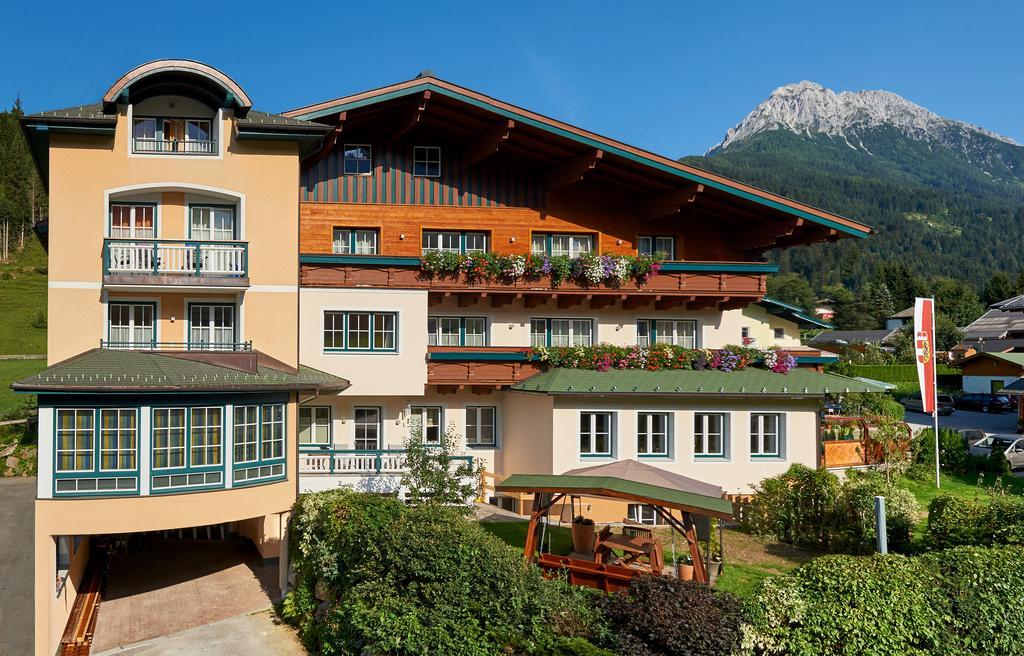 Gaestehaus Emmi Kleinarl Exteriör bild